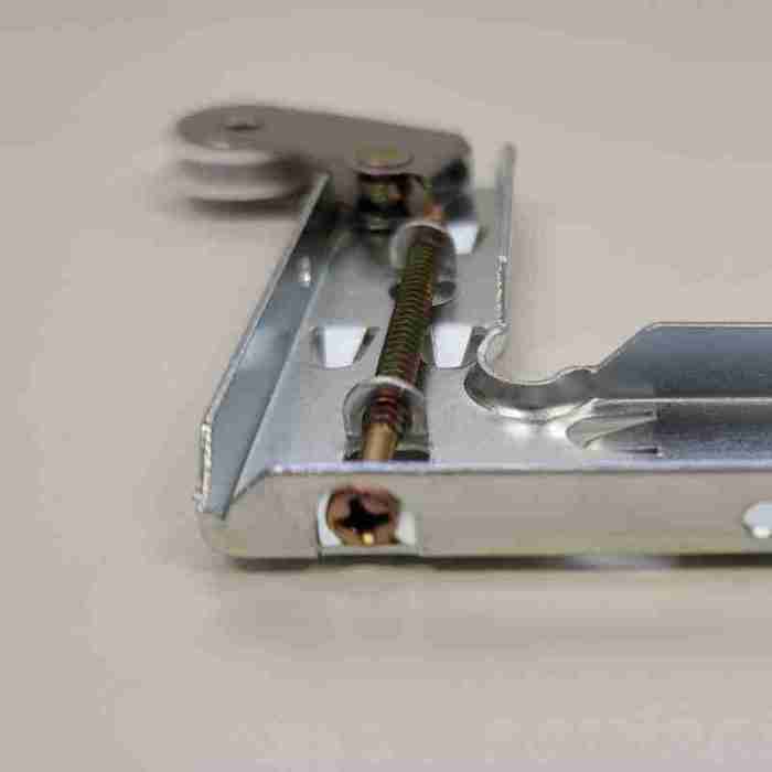 see the adjustment screw